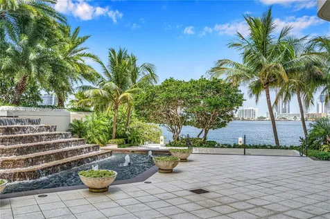 2800 Island Boulevard Aventura FL 33160