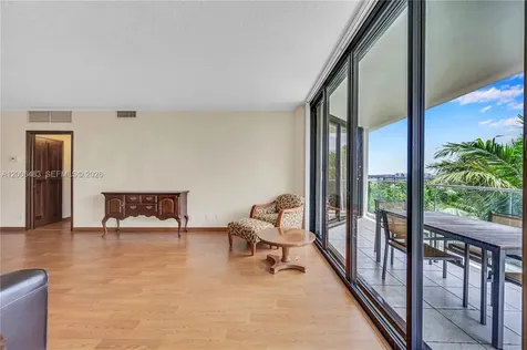 2800 Island Boulevard Aventura FL 33160