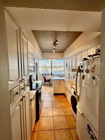 18041 Biscayne Boulevard Aventura FL 33160