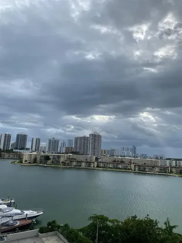 18041 Biscayne Boulevard Aventura FL 33160