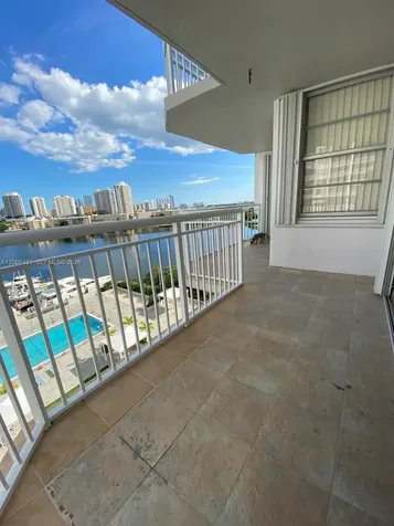 18041 Biscayne Boulevard Aventura FL 33160