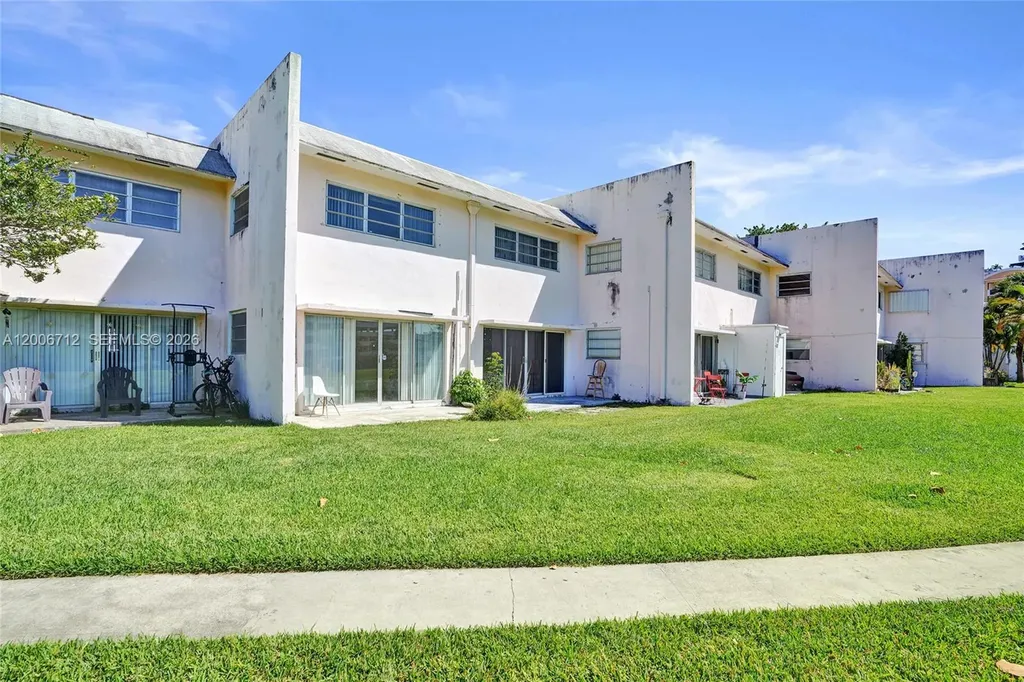 7344 SW 82nd Street Miami FL 33143
