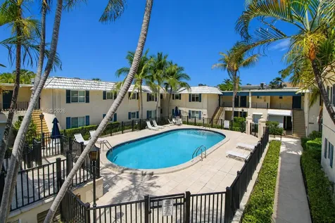 8615 SW 68th Court Pinecrest FL 33156