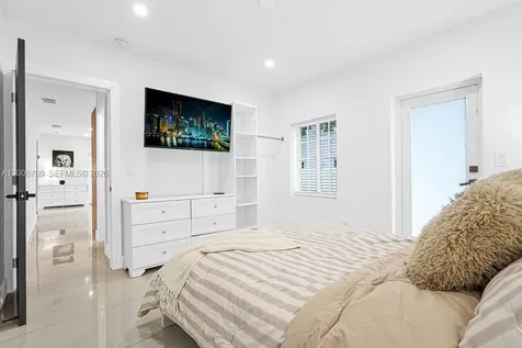 570 NW 48th Street Miami FL 33127