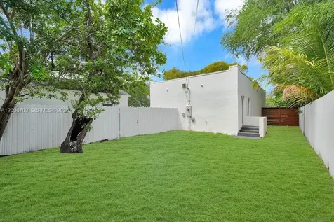 570 NW 48th Street Miami FL 33127
