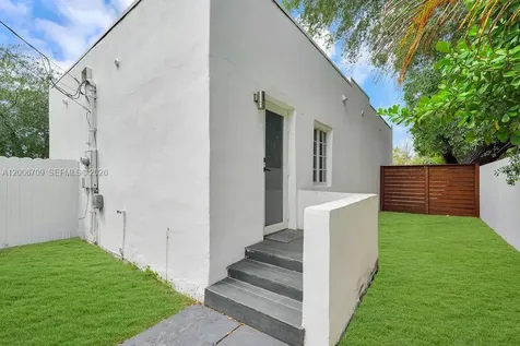 570 NW 48th Street Miami FL 33127
