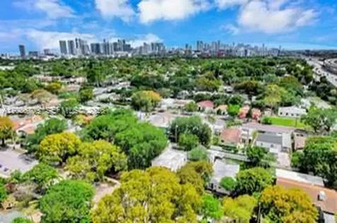 570 NW 48th Street Miami FL 33127
