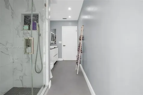 20071 NW 5th Street Pembroke Pines FL 33029