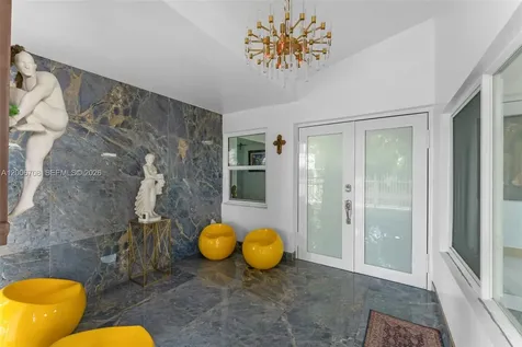 1870 NW 32nd Avenue Miami FL 33125