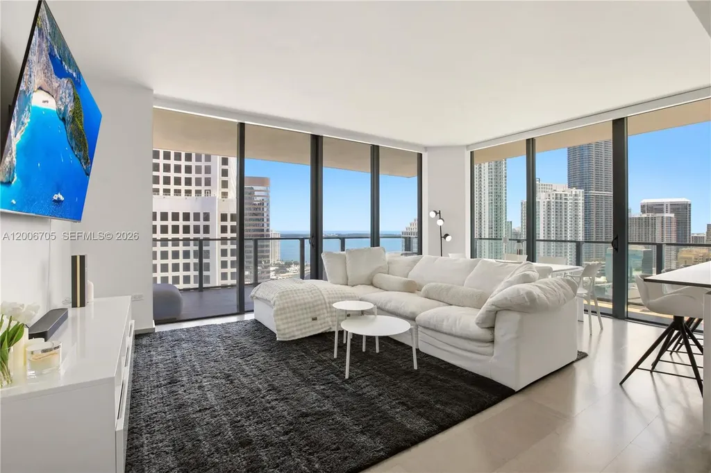 68 SE 6th Street Miami FL 33131