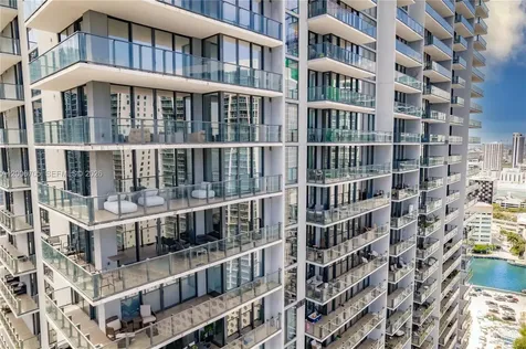 68 SE 6th Street Miami FL 33131