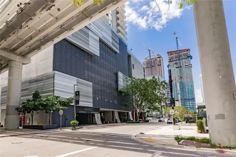 68 SE 6th Street Miami FL 33131