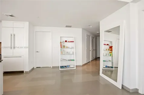 68 SE 6th Street Miami FL 33131