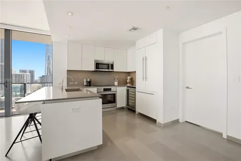 68 SE 6th Street Miami FL 33131