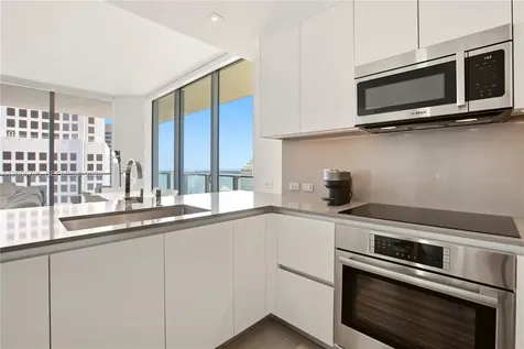 68 SE 6th Street Miami FL 33131