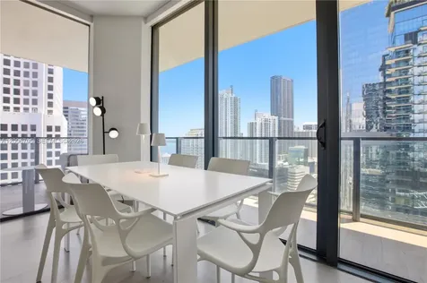 68 SE 6th Street Miami FL 33131