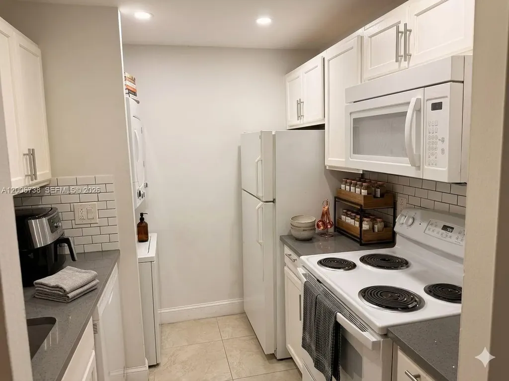 9956 Twin Lakes Drive Coral Springs FL 33071