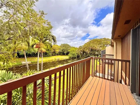 4159 SW 87th Terrace Davie FL 33328