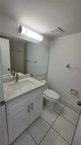 216 Lake Pointe Drive Oakland Park FL 33309