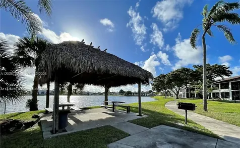 216 Lake Pointe Drive Oakland Park FL 33309