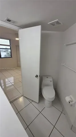 216 Lake Pointe Drive Oakland Park FL 33309