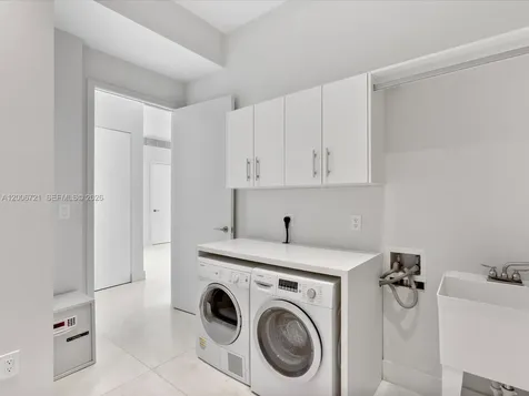 17475 Collins Avenue Sunny Isles Beach FL 33160