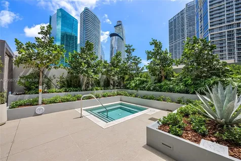 77 SE 5 Miami FL 33131