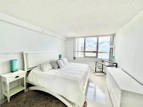 1500 Bay Road Miami Beach FL 33139