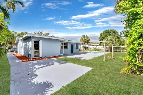 3841 NW 7th Place Lauderhill FL 33311