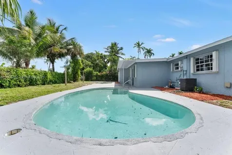 3841 NW 7th Place Lauderhill FL 33311