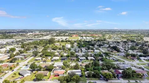 3841 NW 7th Place Lauderhill FL 33311