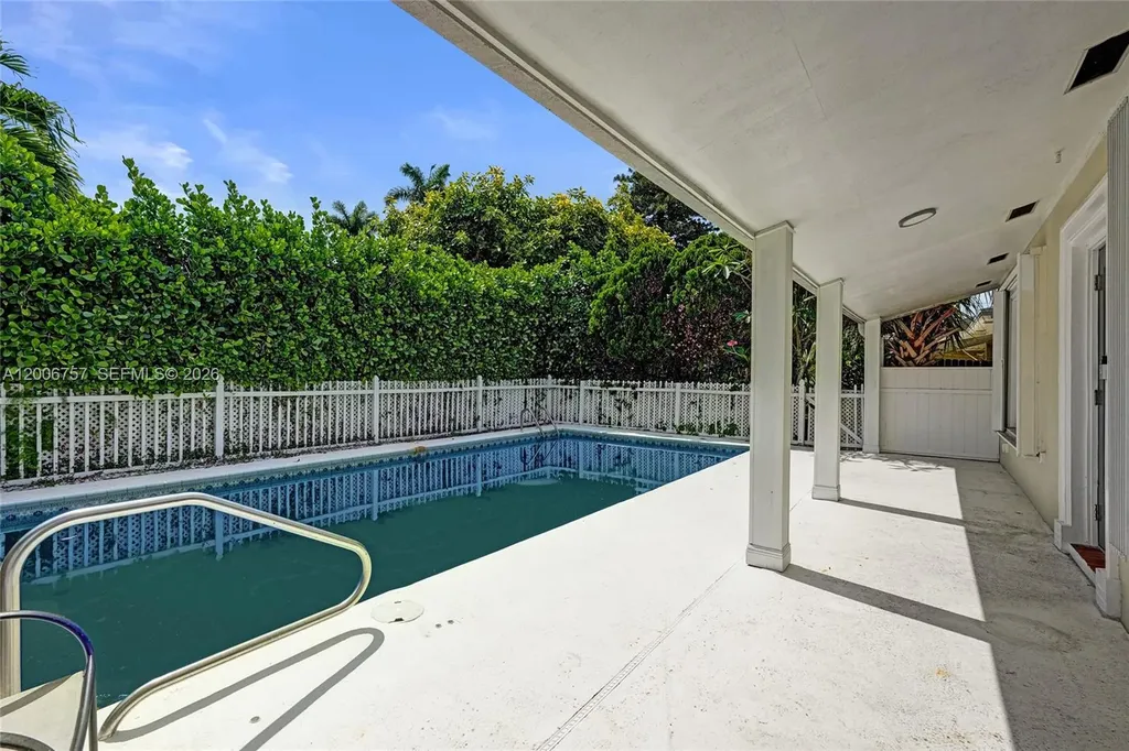 1421 S Palmway Lake Worth FL 33460