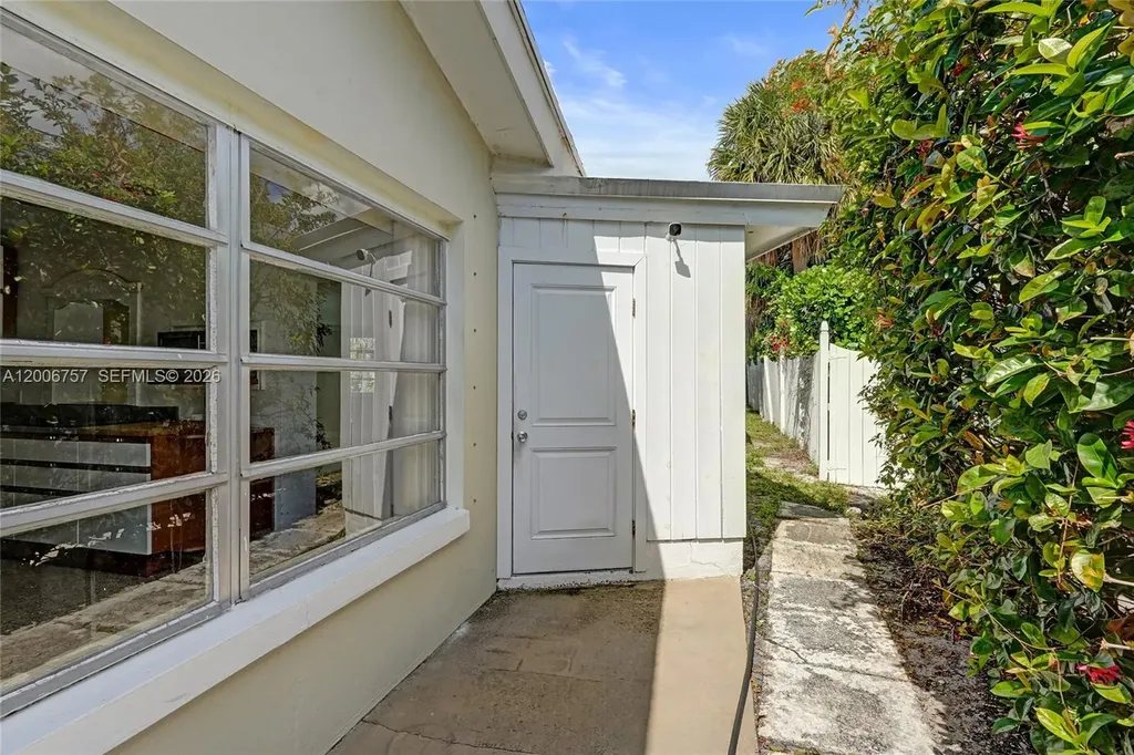1421 S Palmway Lake Worth FL 33460