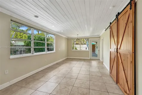 1421 S Palmway Lake Worth FL 33460