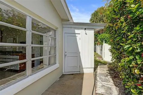 1421 S Palmway Lake Worth FL 33460