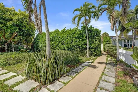 1421 S Palmway Lake Worth FL 33460