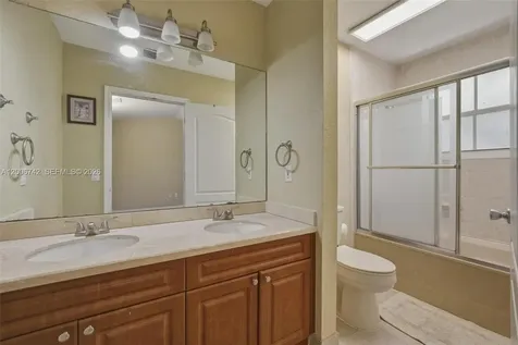 16613 NW 71st Avenue Miami Lakes FL 33014