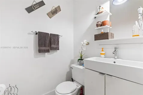 6235 Kendale Lakes Circle Miami FL 33183