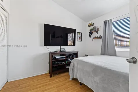 6235 Kendale Lakes Circle Miami FL 33183