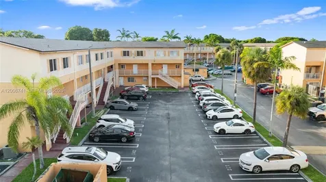 6235 Kendale Lakes Circle Miami FL 33183