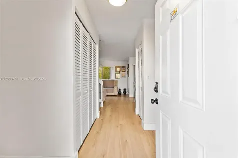 6235 Kendale Lakes Circle Miami FL 33183