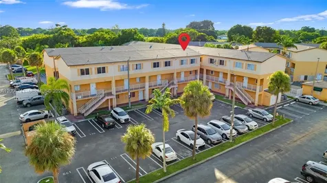 6235 Kendale Lakes Circle Miami FL 33183