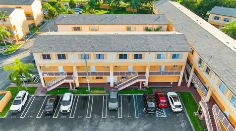 6235 Kendale Lakes Circle Miami FL 33183