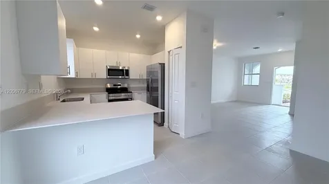 2537 SE 27th Court Homestead FL 33035