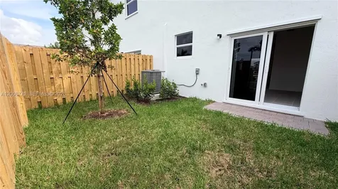 2537 SE 27th Court Homestead FL 33035