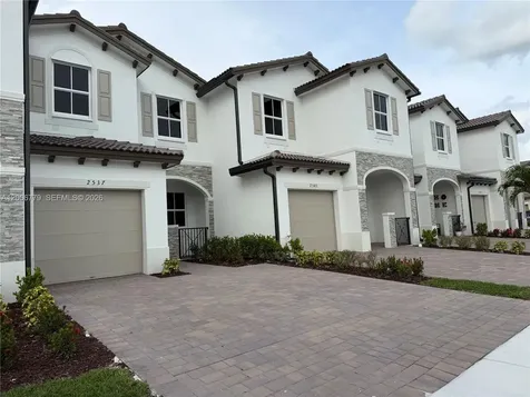2537 SE 27th Court Homestead FL 33035