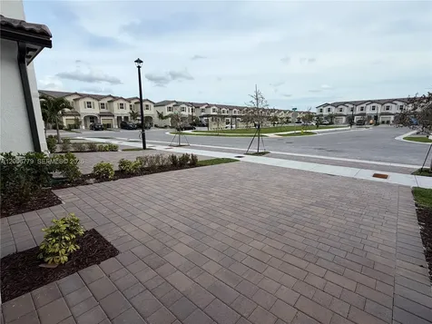 2537 SE 27th Court Homestead FL 33035