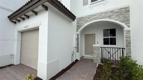 2537 SE 27th Court Homestead FL 33035