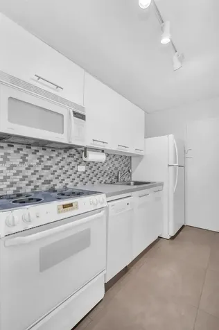 5313 Collins Avenue Miami Beach FL 33140