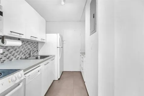 5313 Collins Avenue Miami Beach FL 33140